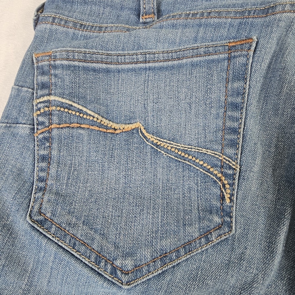 Ariat REAL Mid Rise Boot Flared Jeans Women's Size 30 32" Inseam Medium Wash - Picture 15 of 16